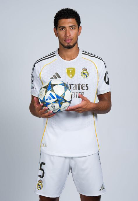 每体：巴萨收到特狮的首份报价，贝西克塔斯愿承担薪水租借（每体：贝西克塔斯愿承担薪资租借特狮，巴萨已收到首份报价）