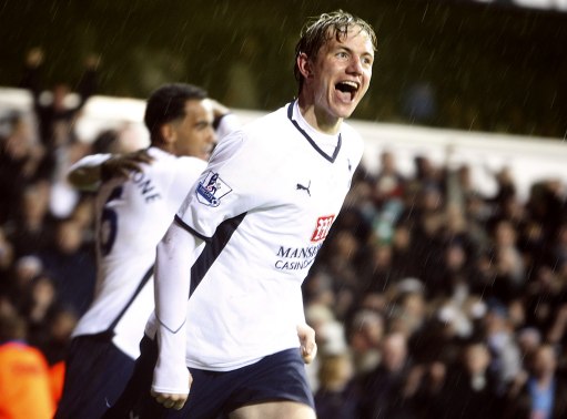 亚冠二级战报：塞鸟建功、柏杨送点染红，国安1-2麦克阿瑟