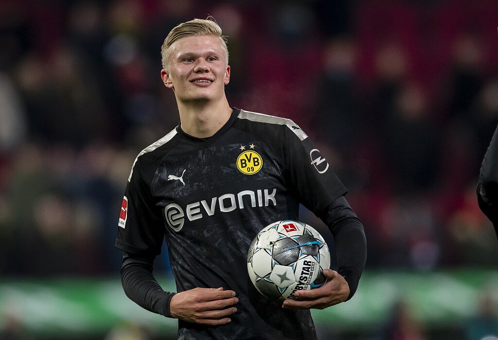 巴萨梅西关键助攻助球队获胜