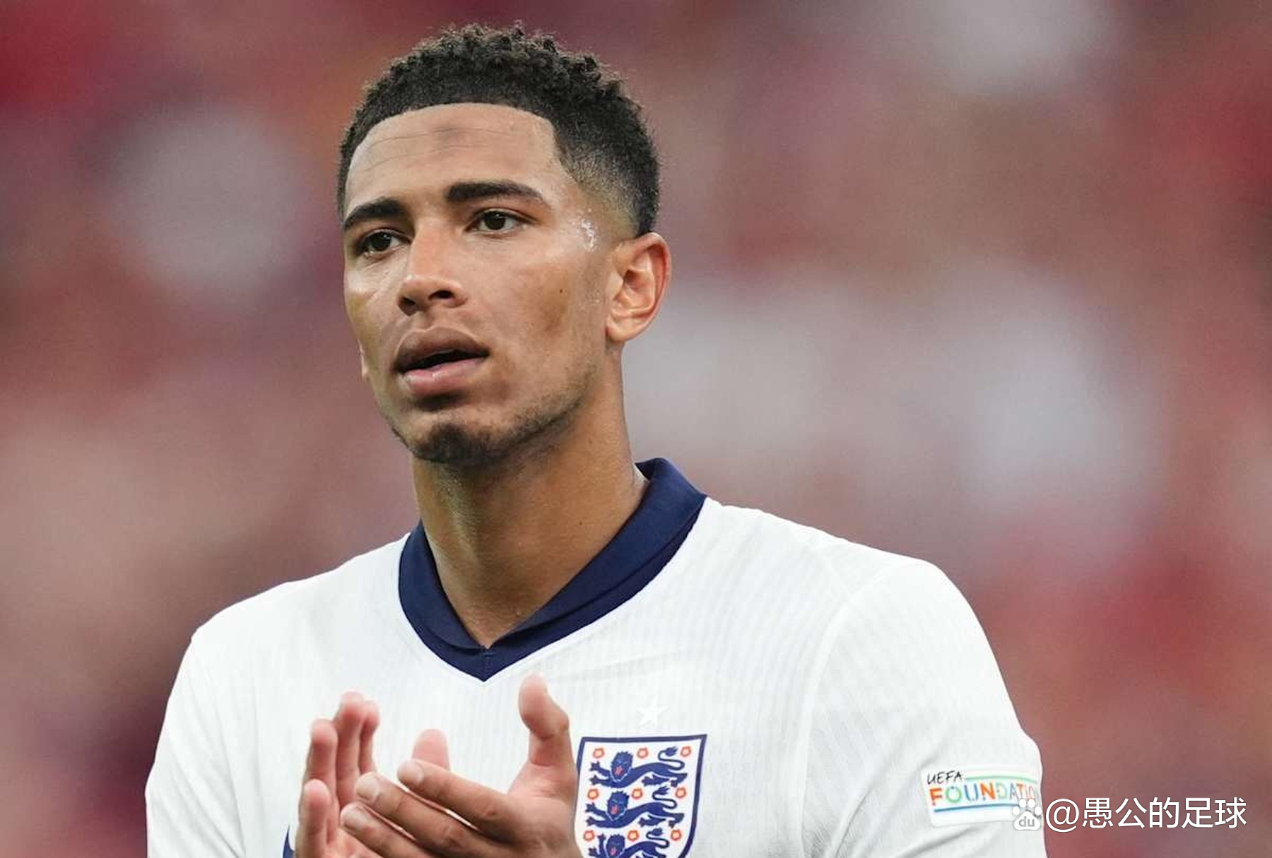 媒体：巴黎球员维蒂尼亚当选葡萄牙本年度最佳球员（媒体：巴黎中场维蒂尼亚荣膺葡萄牙年度最佳球员）