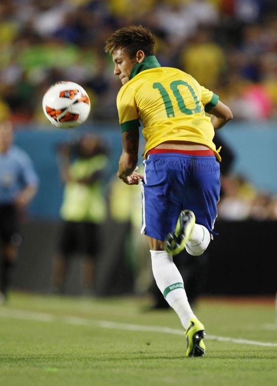 曼联平局再显不稳定，马兹拉维怒斥错失良机