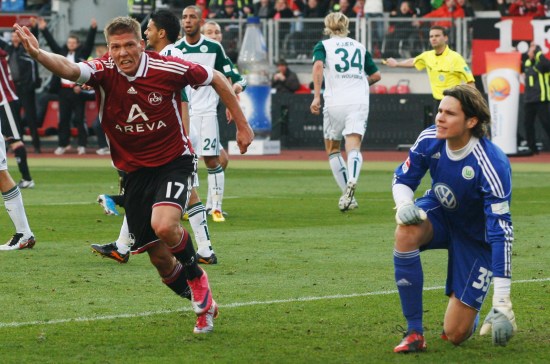 篮球湖人主力球员场上状态火热