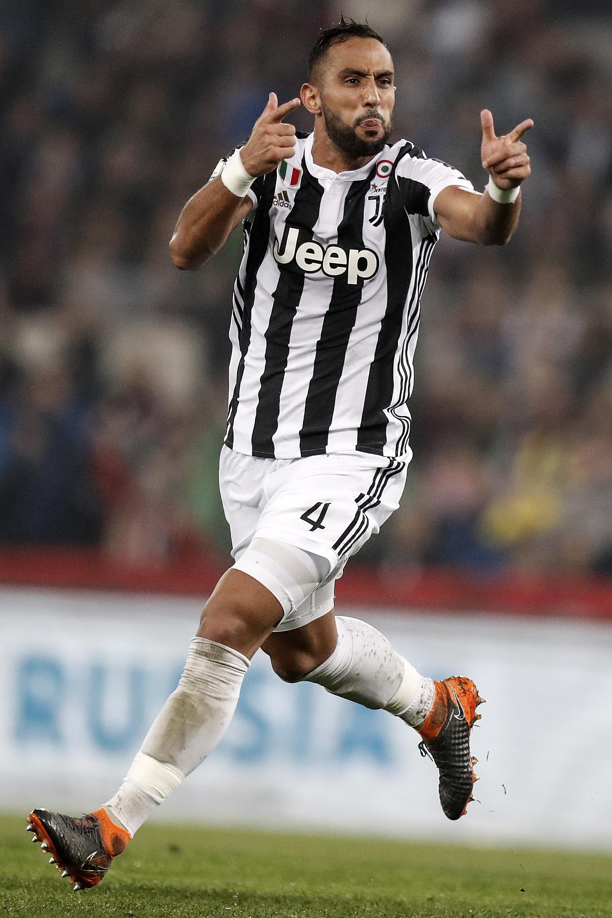 梅西结束印度行，已与家人一同返回阿根廷过圣诞节（梅西结束印度之旅，携家人返阿根廷共度圣诞节）