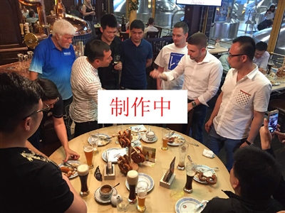 击败多